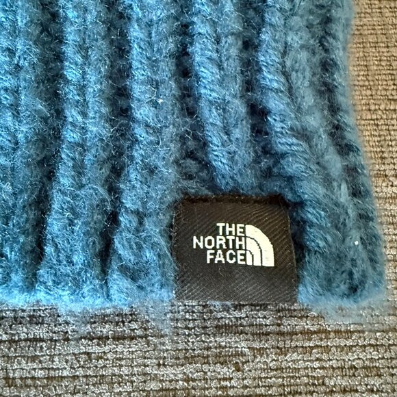The North Face Blue Pom Beanie - like new! - Picture 3 of 7